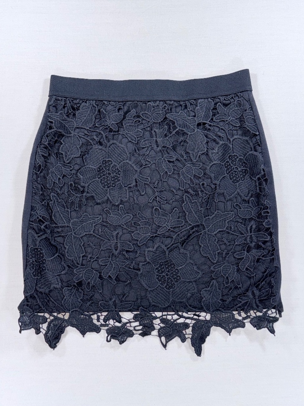 American Eagle Outfitters Black Floral Lace Mini Skirt Size 0 EUC